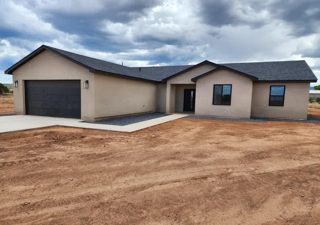 Photo 1 of Single family home for sale at 3 Luna Del Prado, Edgewood, NM 87015 | MLS# 1111936 | Listing updated on 2026-10-10