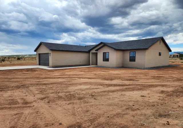 Photo 2 of Single family home for sale at 3 Luna Del Prado, Edgewood, NM 87015 | MLS# 1111936 | Listing updated on 2026-10-10