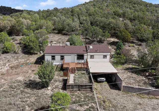 Photo 2 of Manufactured home for sale at 61 East Trl, Edgewood, NM 87015 | MLS# 1111945 | Listing updated on 2026-10-05