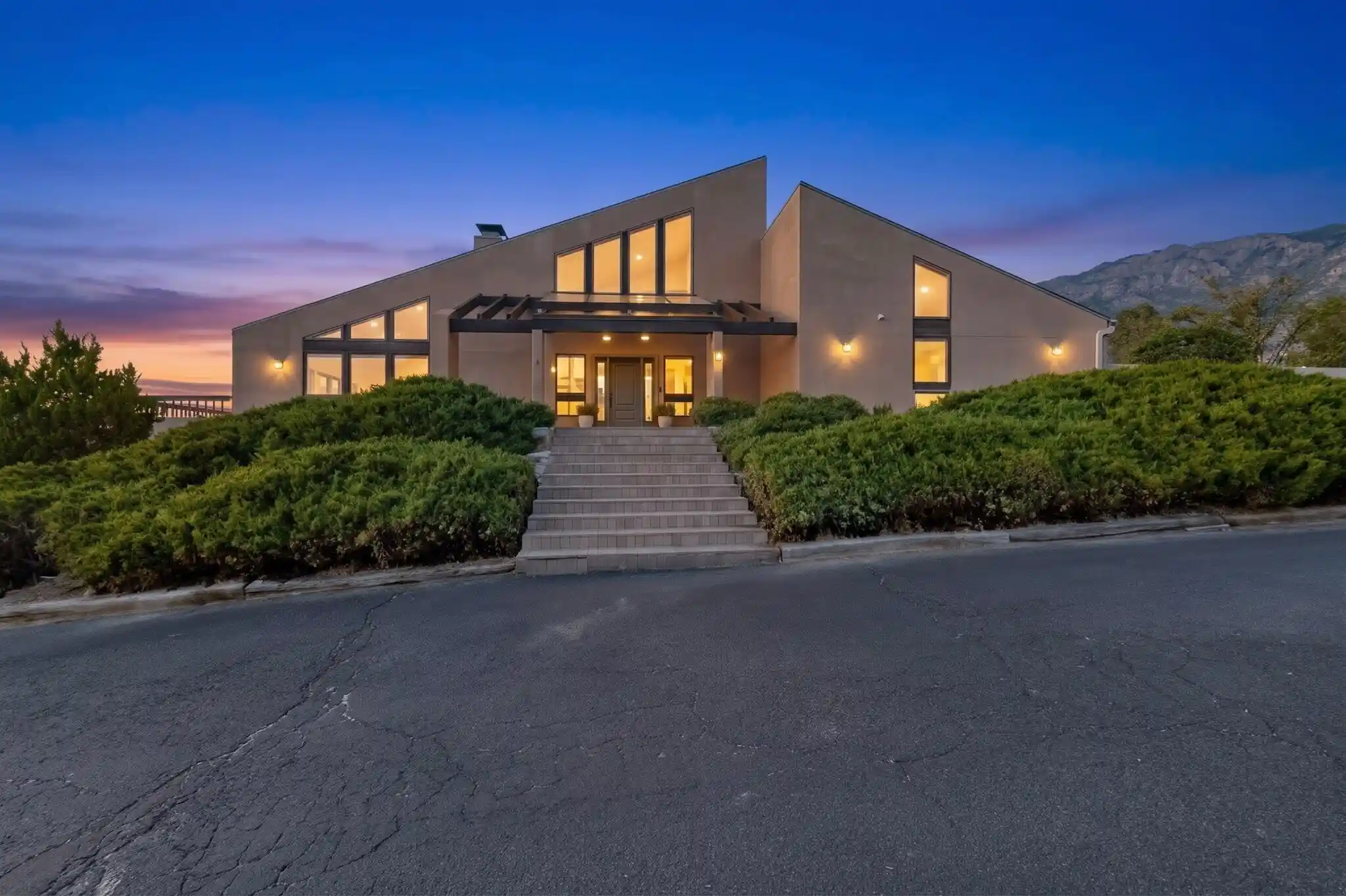 Photo 1 of Single family home for sale at 450 Live Oak Ln Ne, Albuquerque, NM 87122 | MLS# 1112061 | Listing updated on 2026-10-26