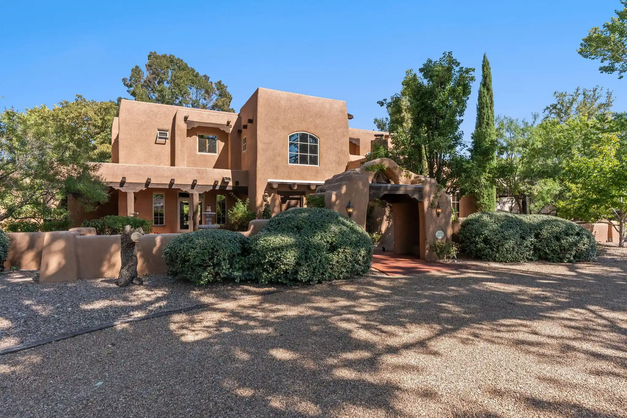 Photo 1 of Single family home for sale at 1623 Francisca Rd Nw, Los Ranchos, NM 87107 | MLS# 1112088 | Listing updated on 2026-10-23