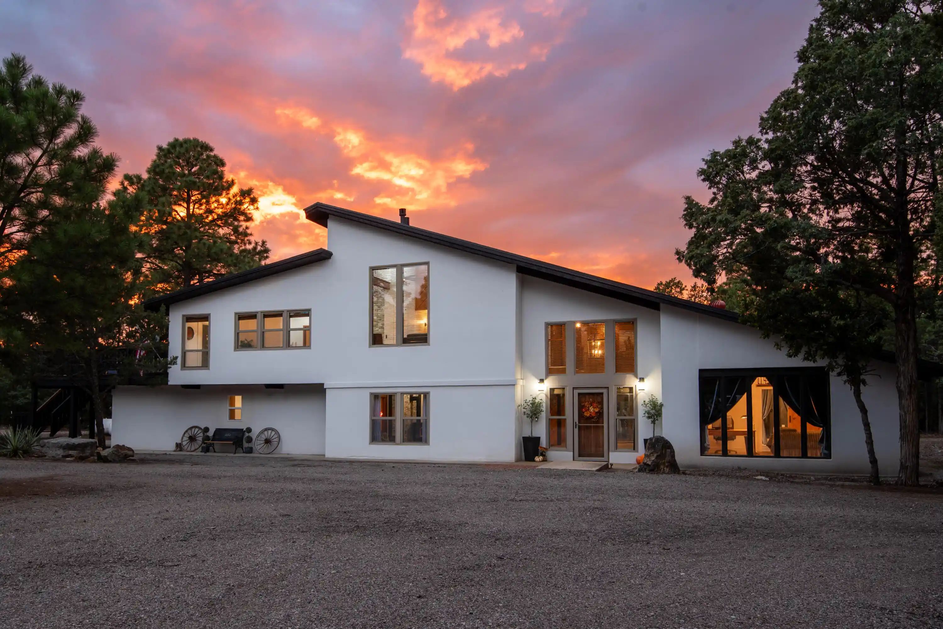 Photo 1 of Single family home for sale at 32 Bobolink Ln, Tijeras, NM 87059 | MLS# 1112146 | Listing updated on 2026-10-25