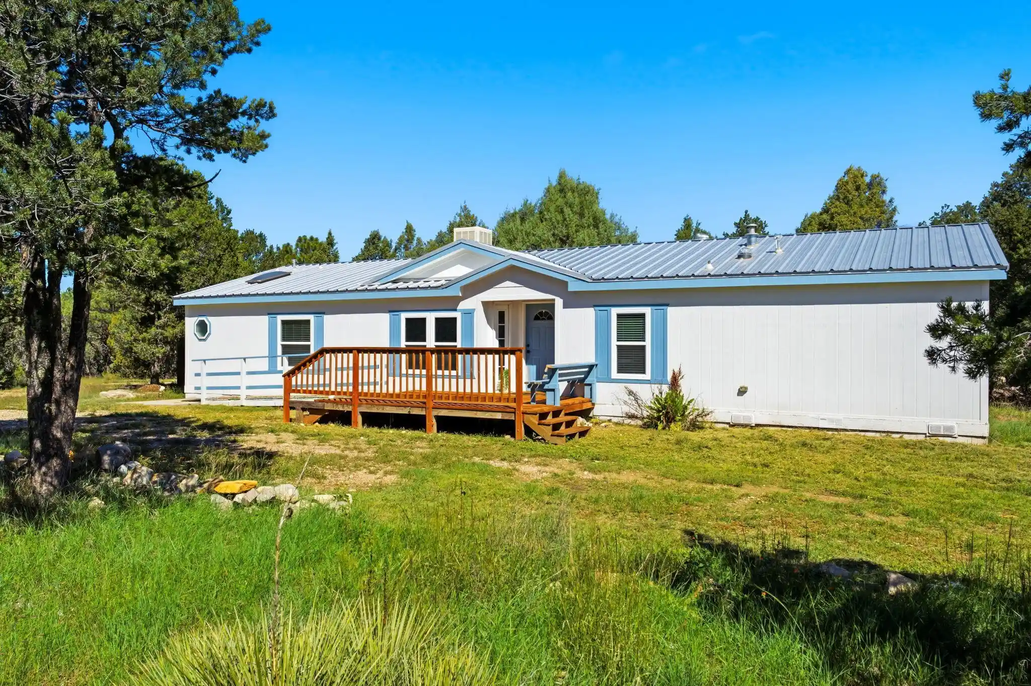 Photo 1 of Manufactured home for sale at 136 Holli Loop, Edgewood, NM 87015 | MLS# 1112149 | Listing updated on 2026-10-21