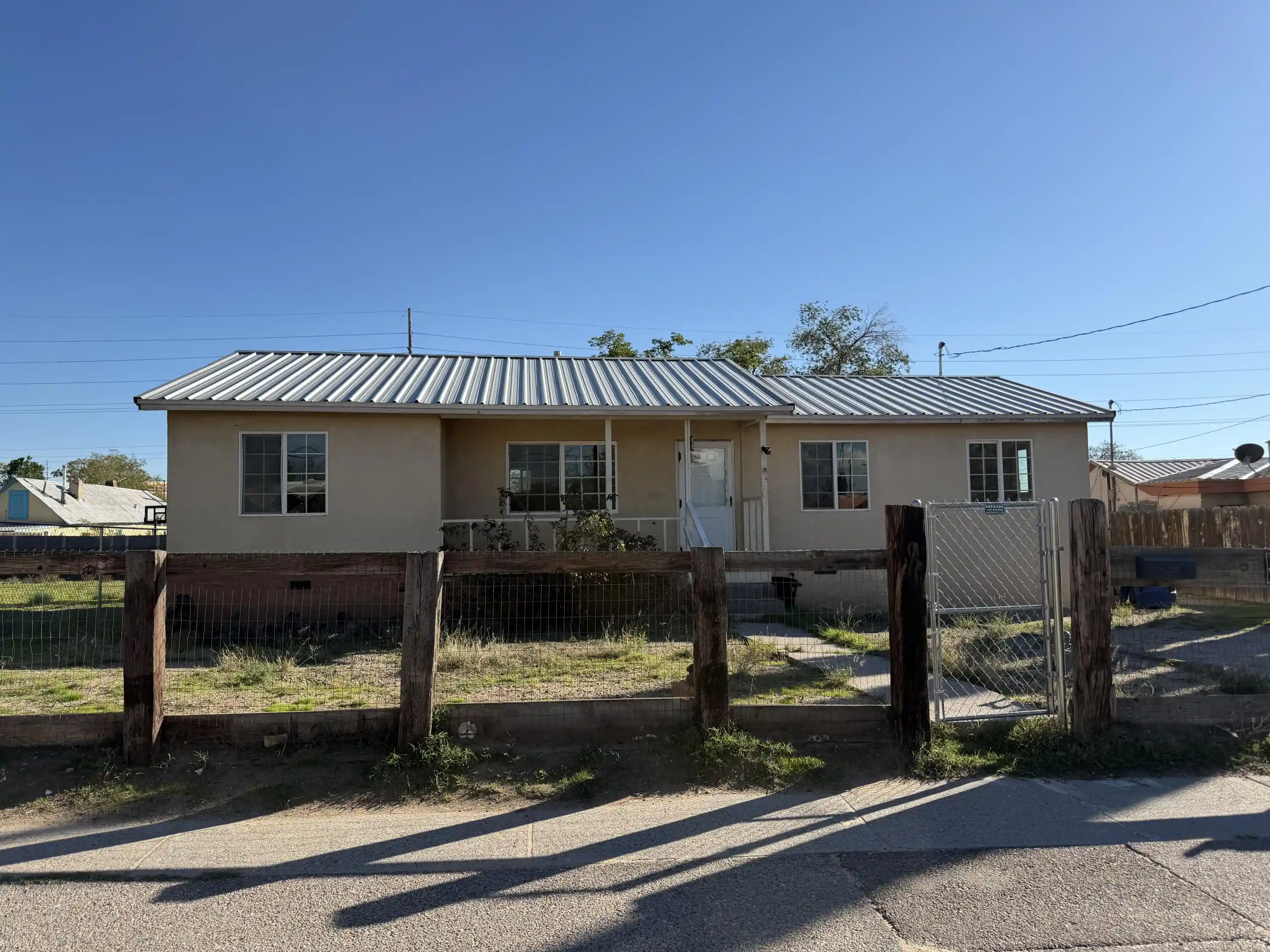Photo 1 of Sale Pending at 420 Gomez Ave Ne, Albuquerque, NM 87102 | MLS# 1112098 | Listing updated on 2026-10-21