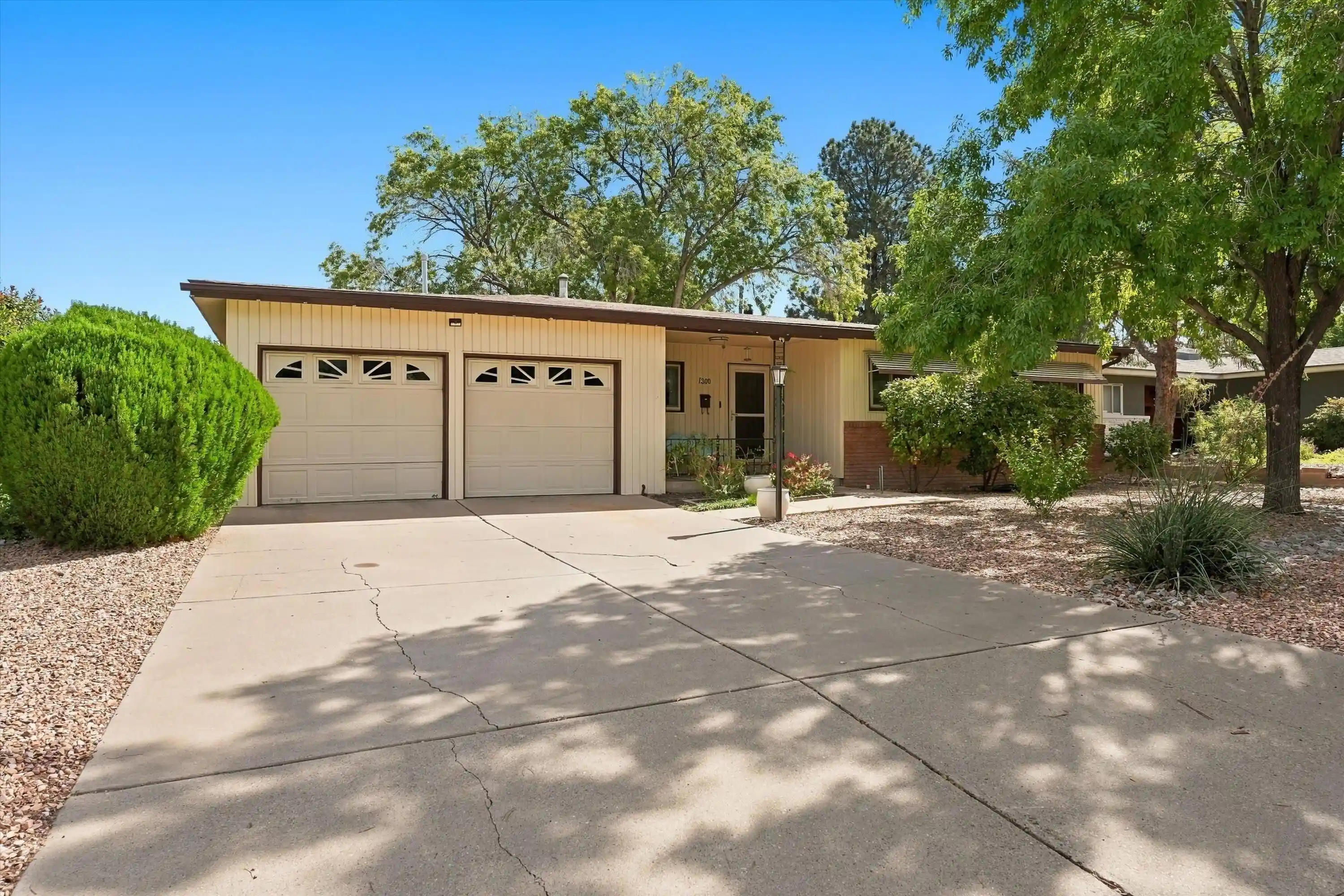 Photo 1 of Sale Pending at 1300 Mesilla St Ne, Albuquerque, NM 87110 | MLS# 1112230 | Listing updated on 2026-10-18