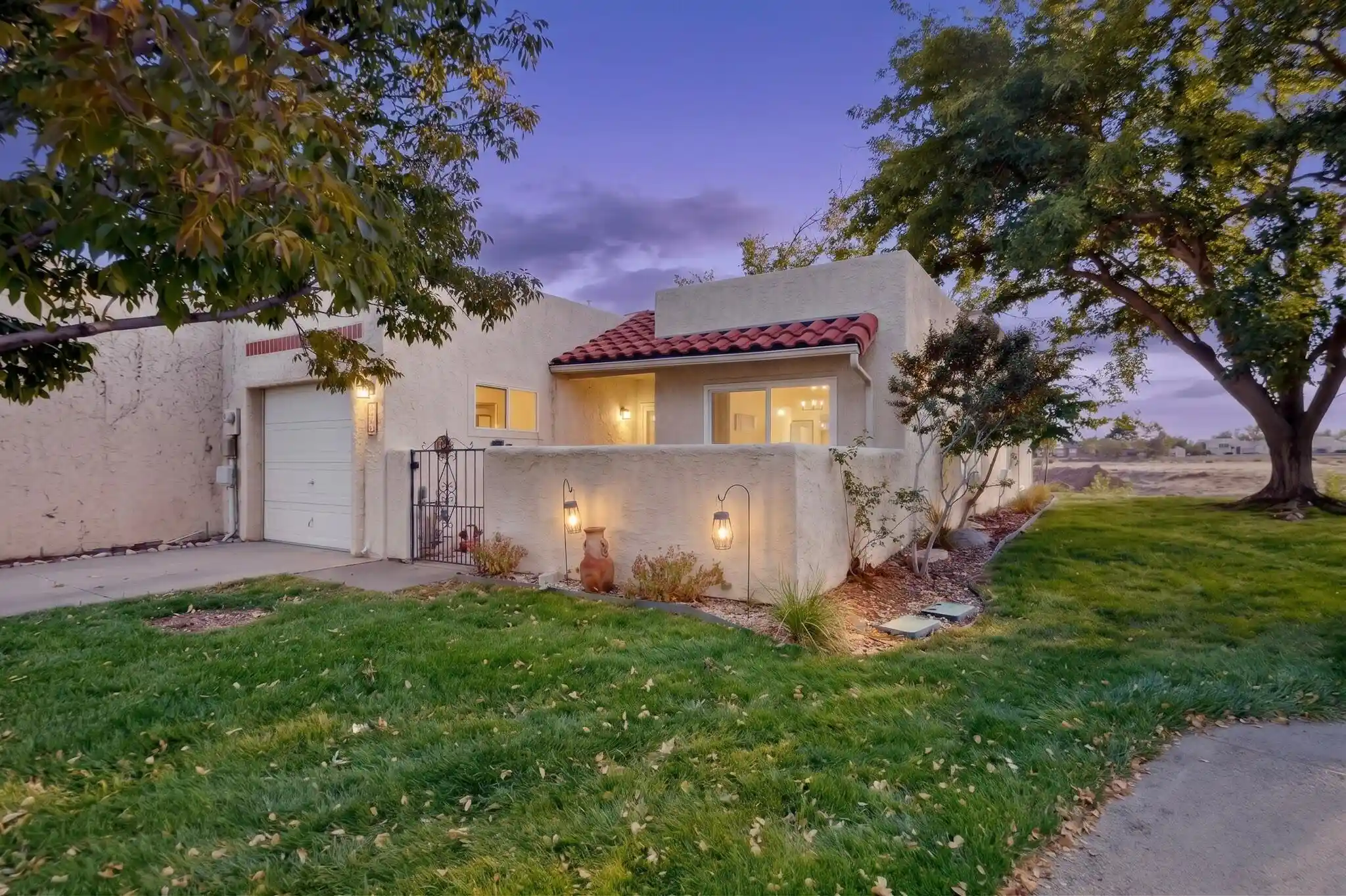 Townhouse for sale at 628 Eastlake Dr SE, Rio Rancho, NM 87124 | MLS# 1112243