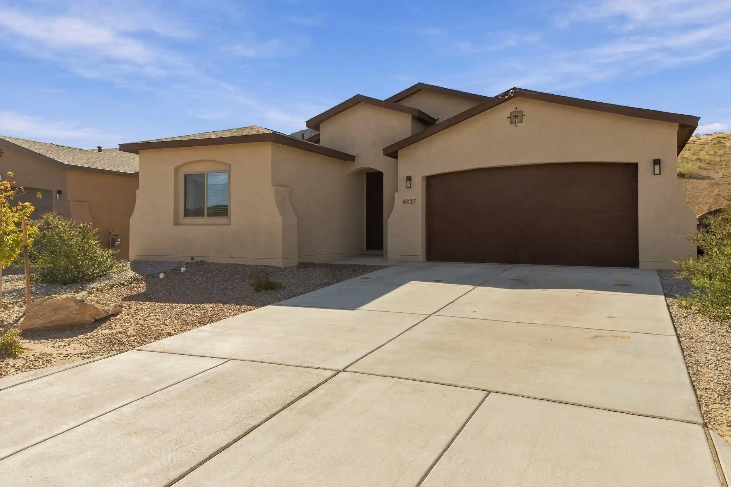 Photo 1 of Single family home for sale at 4837 Guadalupe Peak St Sw, Los Lunas, NM 87031 | MLS# 1112250 | Listing updated on 2026-10-21