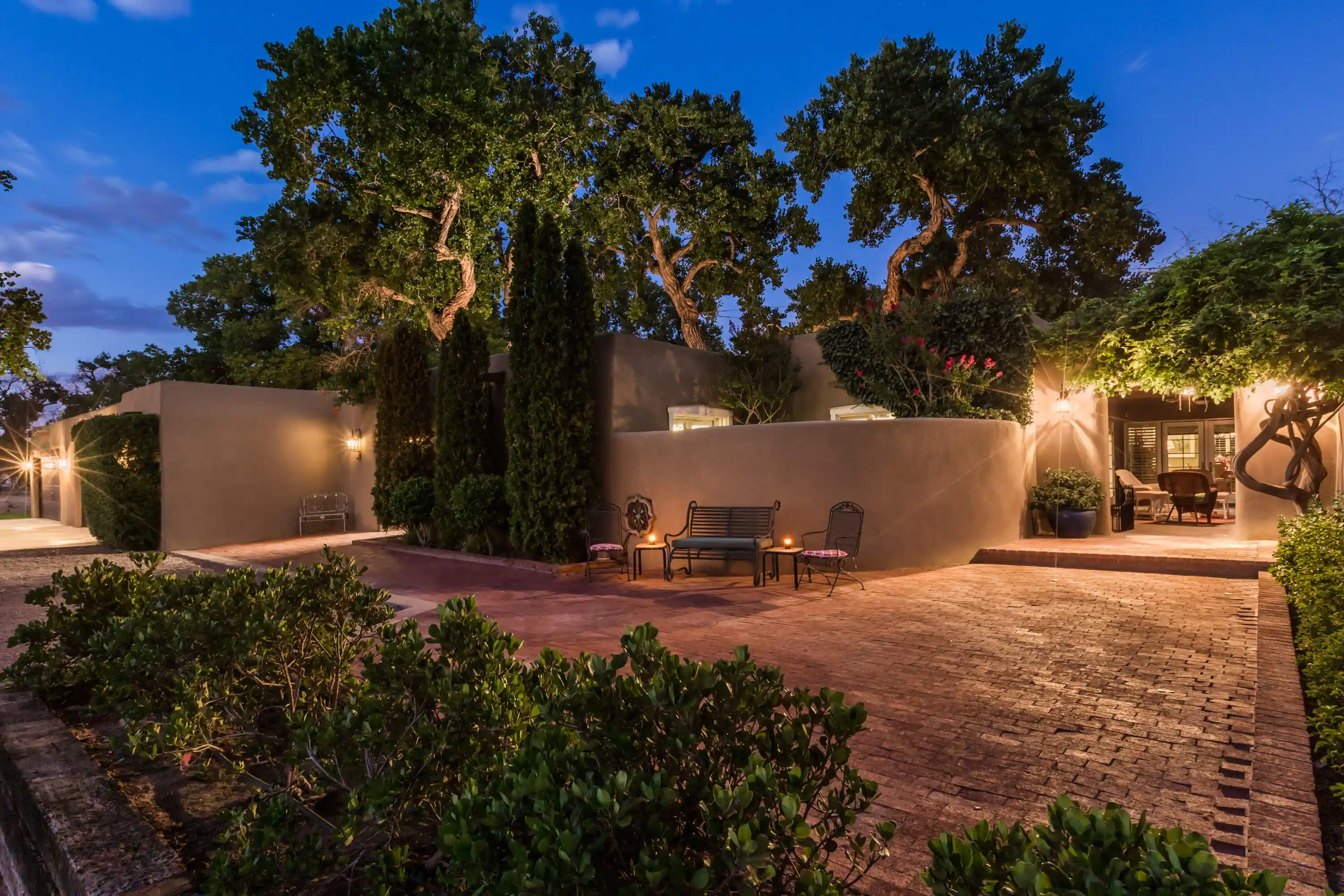 Photo 1 of Sale Pending at 2535 Via Rio Pl Nw, Albuquerque, NM 87107 | MLS# 1112263 | Listing updated on 2026-10-21