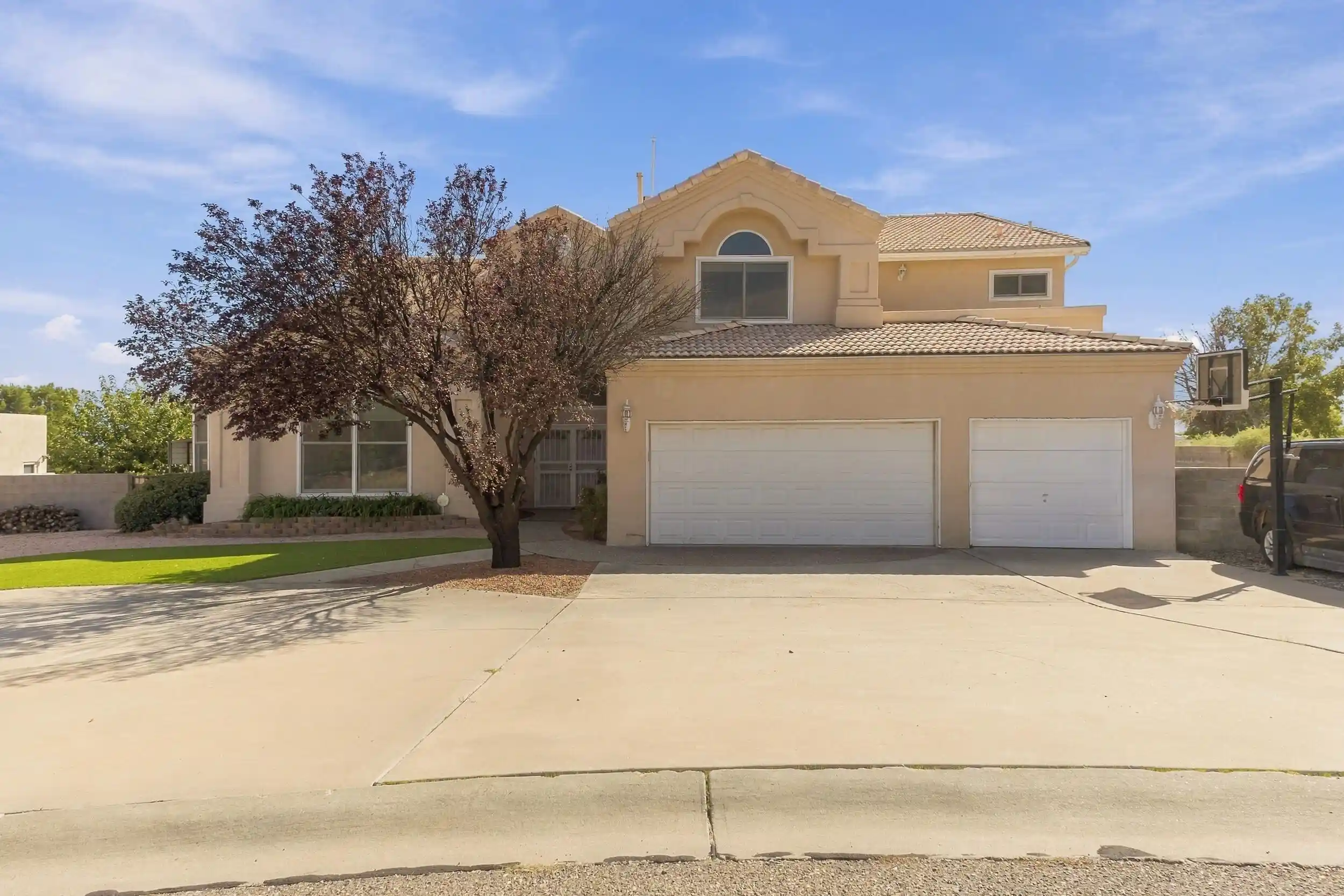 Single family home for sale at 1260 Mesa Ridge Dr SW, Los Lunas, NM 87031 | MLS# 1112288