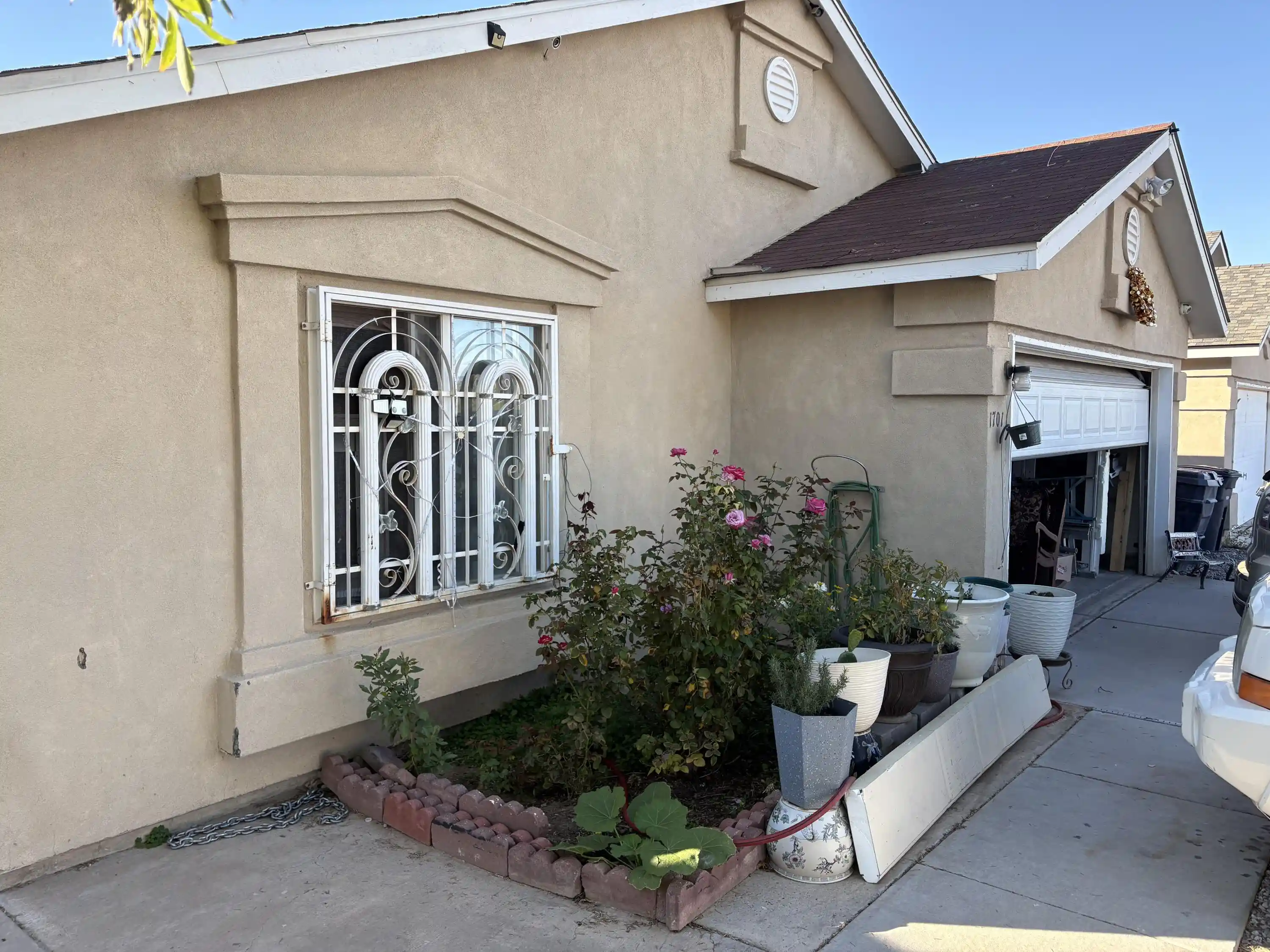 Photo 1 of Sale Pending at 1701 Desert Ridge Rd Sw, Albuquerque, NM 87121 | MLS# 1112408 | Listing updated on 2026-10-21