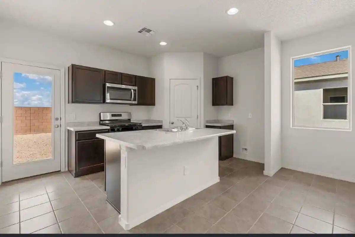 Photo 1 of Single family home for sale at 32 Camino Viejo, Los Lunas, NM 87031 | MLS# 1112482 | Listing updated on 2026-10-21