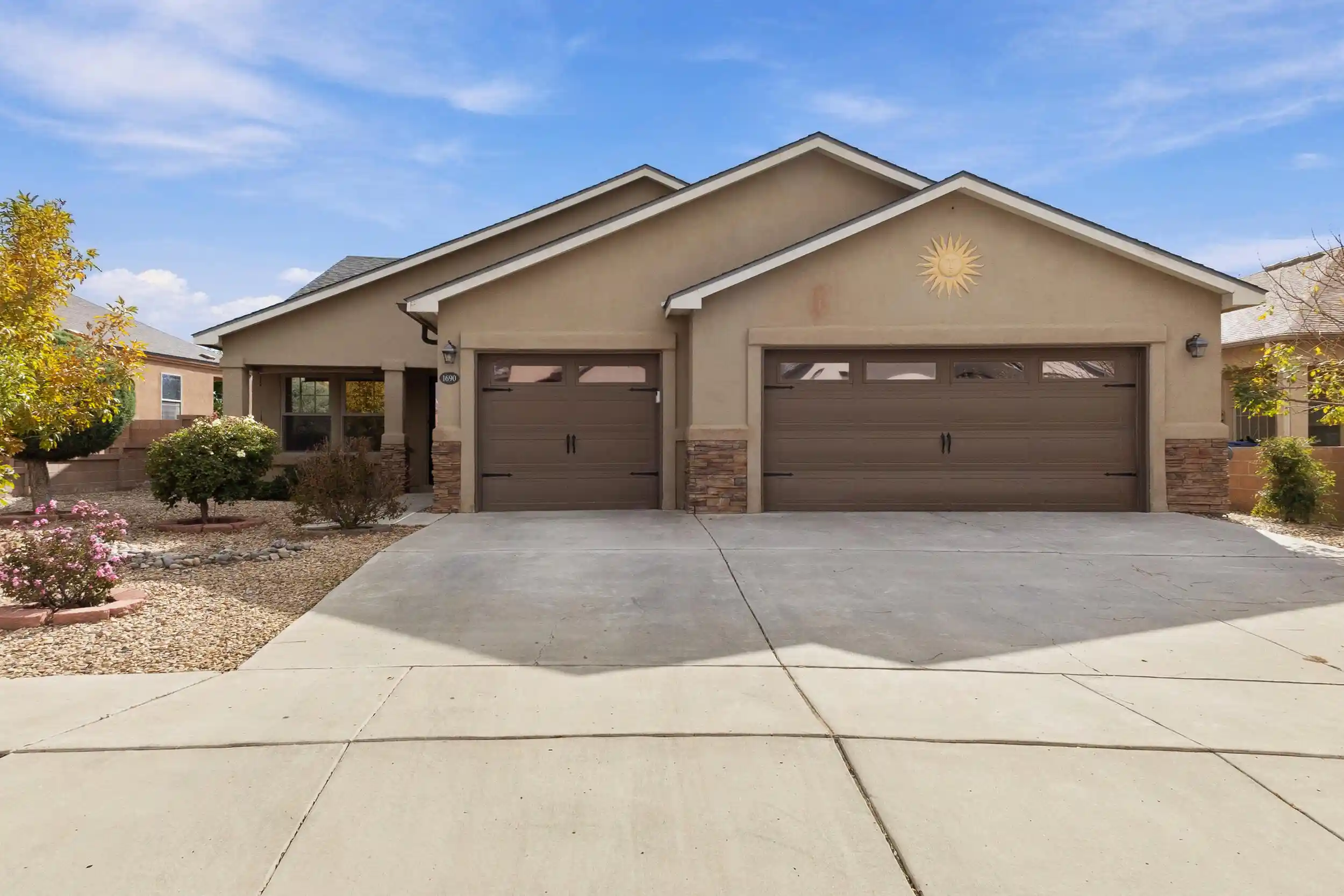 Photo 1 of Single family home for sale at 1690 Camino Rustica Sw, Los Lunas, NM 87031 | MLS# 1112510 | Listing updated on 2026-10-21
