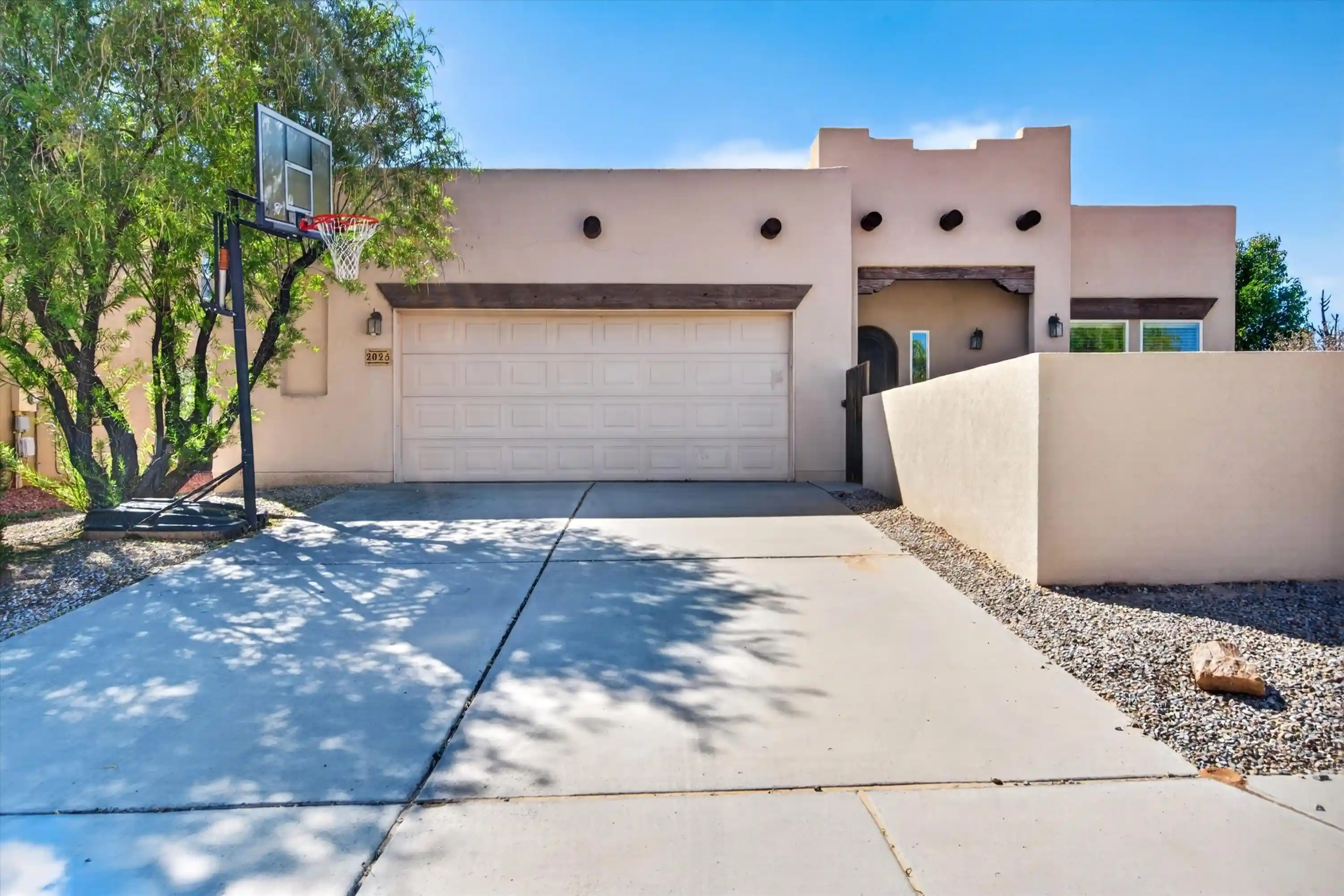 Photo 1 of Sale Pending at 2025 Platina Rd Se, Rio Rancho, NM 87124 | MLS# 1112545 | Listing updated on 2026-10-27