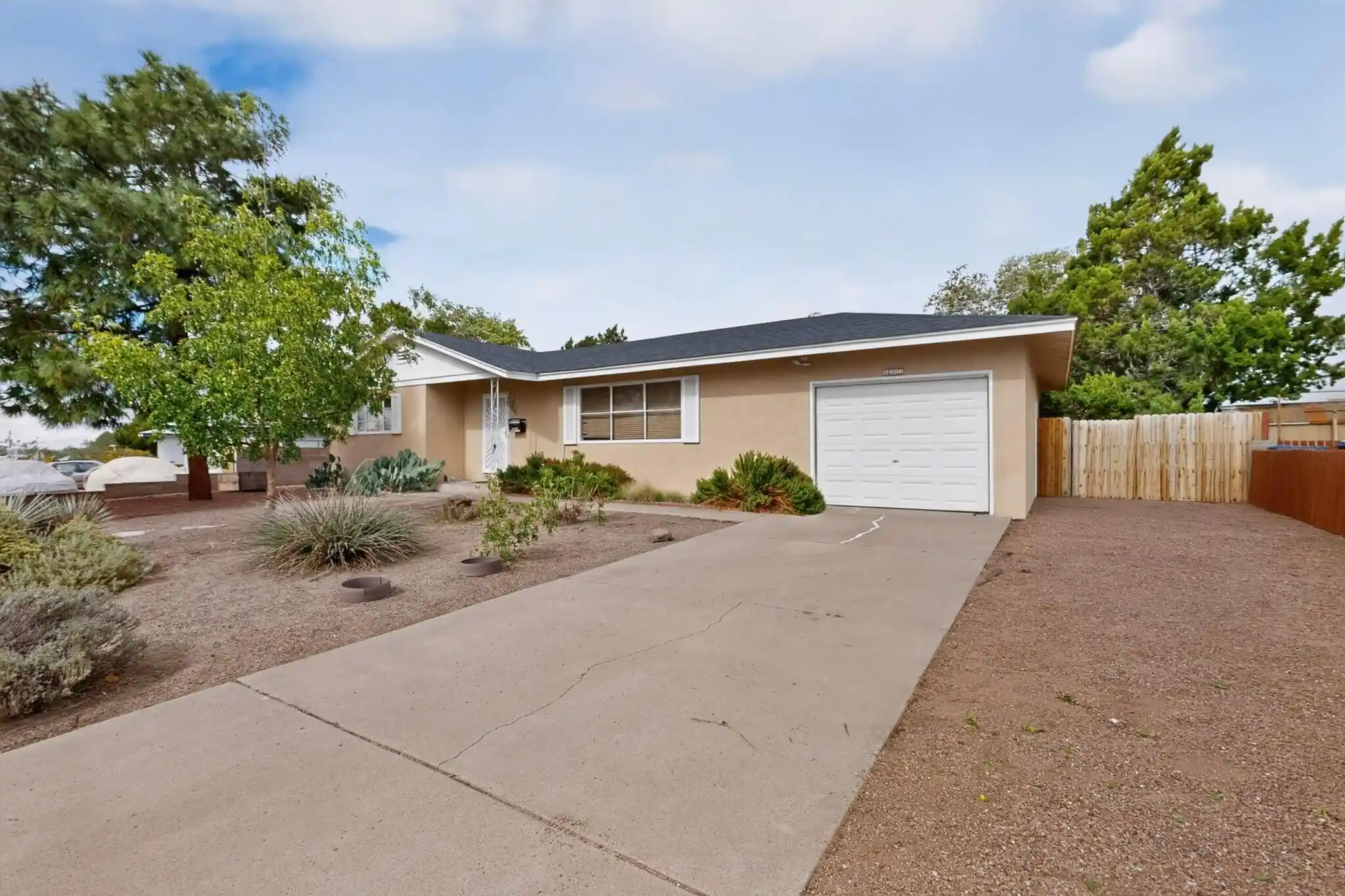 Photo 1 of Single family home for sale at 6001 Woodford Pl Ne, Albuquerque, NM 87110 | MLS# 1112590 | Listing updated on 2026-10-24