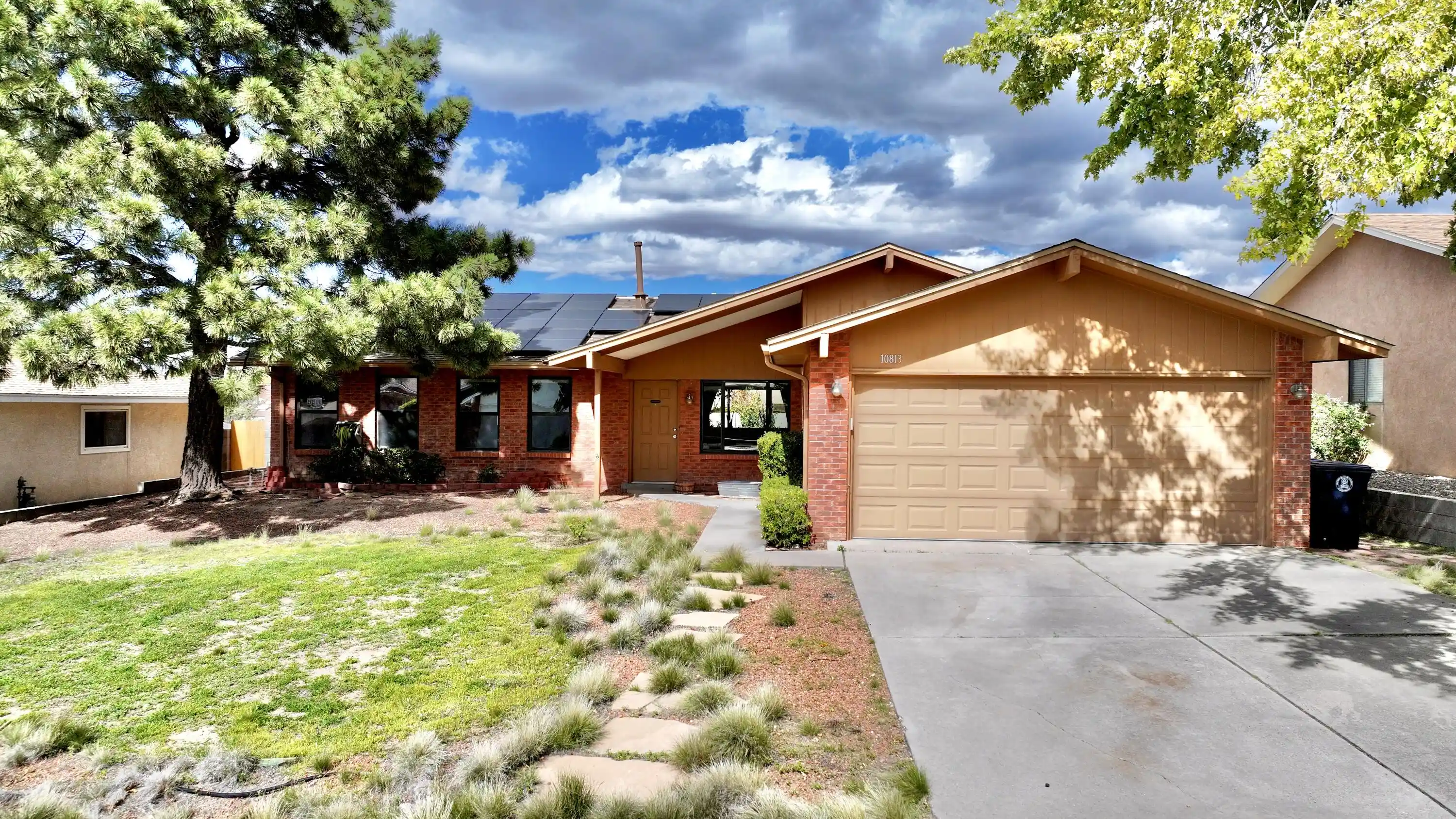 Photo 1 of Single family home for sale at 10813 Hagen Rd Ne, Albuquerque, NM 87111 | MLS# 1112594 | Listing updated on 2026-10-23