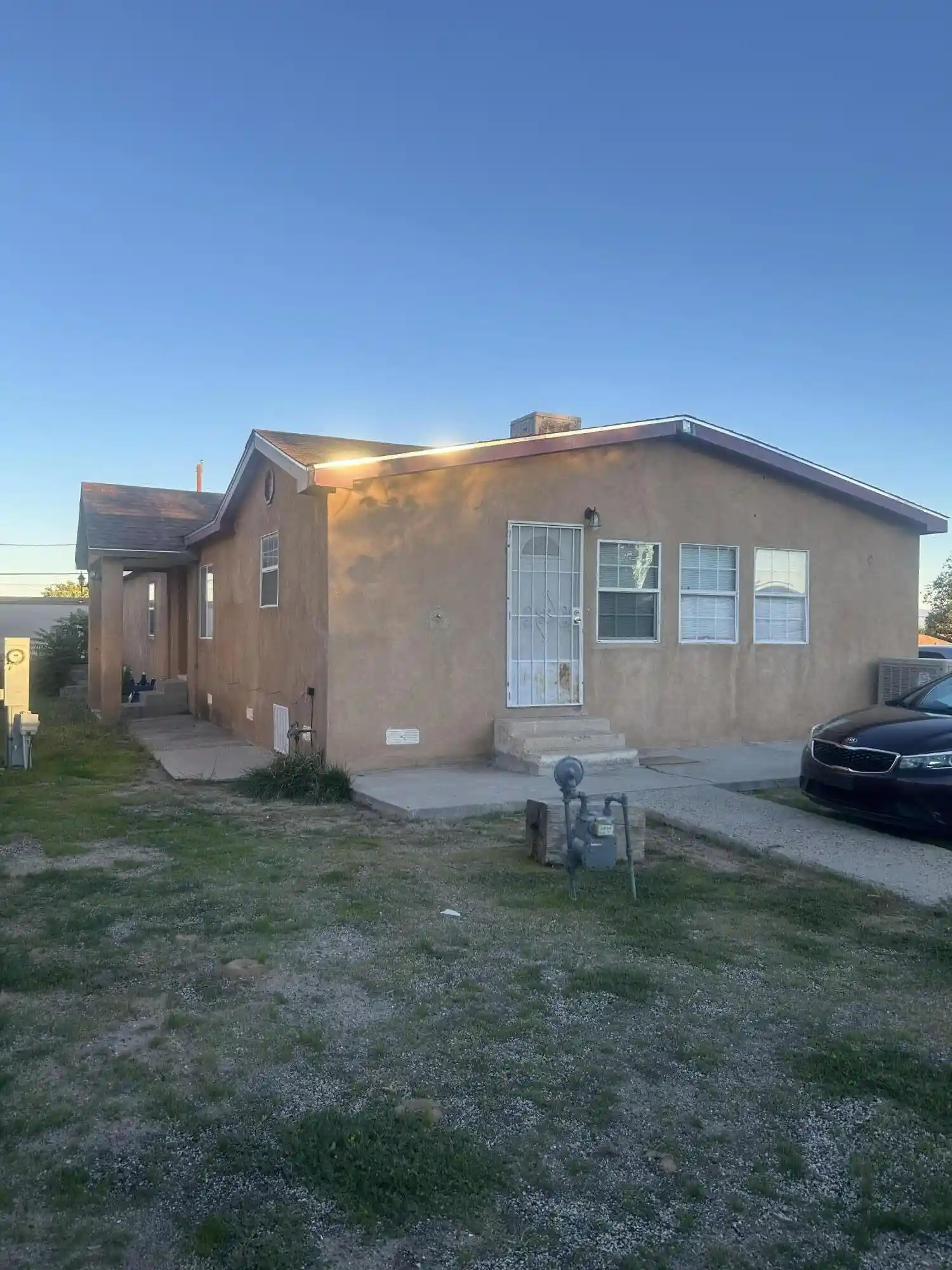 Photo 1 of Sale Pending at 3004 Owen Rd Sw, Albuquerque, NM 87121 | MLS# 1112657 | Listing updated on 2026-10-21