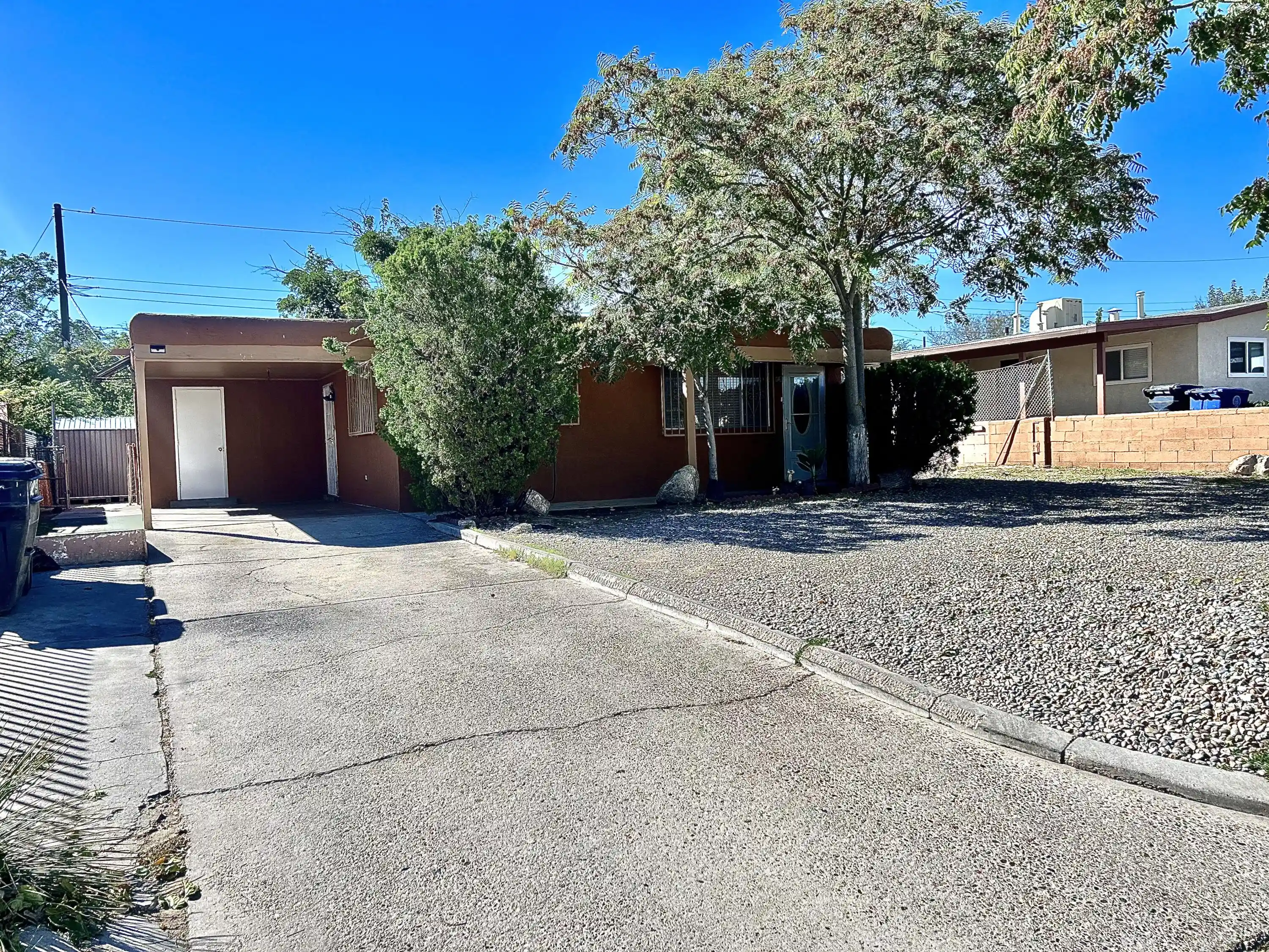Photo 1 of Sale Pending at 429 Merlida St Sw, Albuquerque, NM 87121 | MLS# 1112693 | Listing updated on 2026-10-21