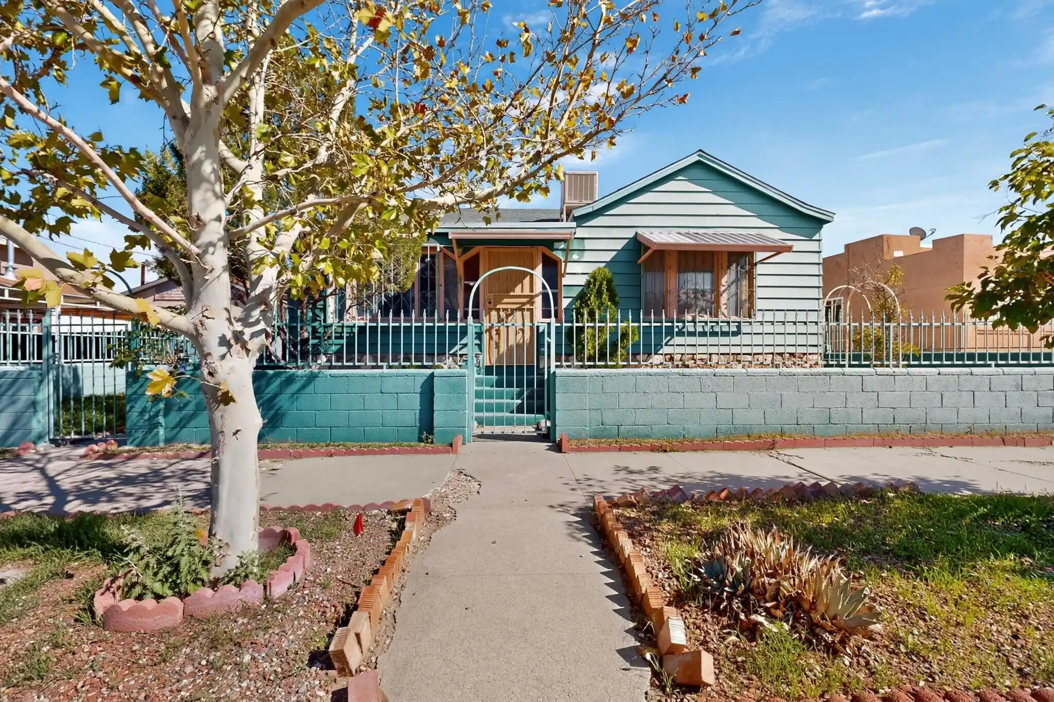 Photo 1 of Single family home for sale at 602 High St Se, Albuquerque, NM 87102 | MLS# 1112784 | Listing updated on 2026-10-21
