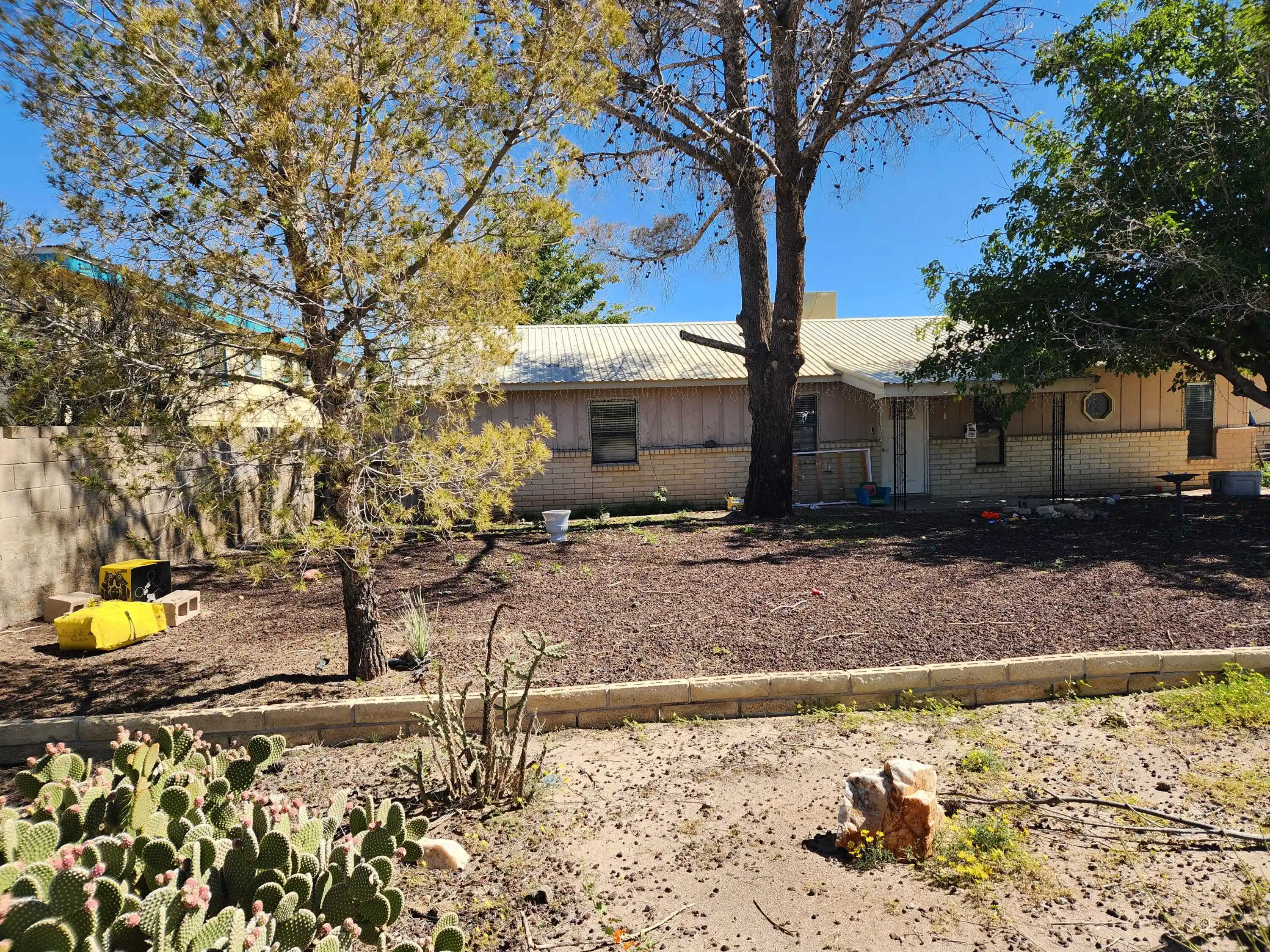 Photo 1 of Single family home for sale at 815 Poplar St, Truth Or Consequences, NM 87901 | MLS# 1112618 | Listing updated on 2026-10-23