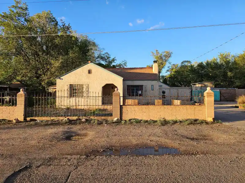 Photo 1 of Single family home for sale at 1233 Montrose Pl Sw, Albuquerque, NM 87105 | MLS# 1113033 | Listing updated on 2026-10-24