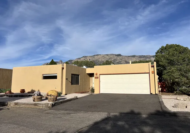 Photo 2 of Single family home for sale at 2526 Tramway Ter Ct NE, Albuquerque, NM 87122 | MLS# 1113185 | Listing updated on 2026-10-30