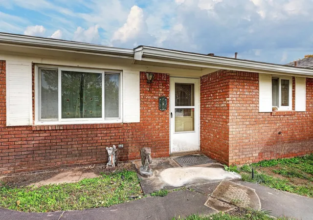 Photo 3 of Single family home for sale at 170 Ranchitos Rd, Bosque Farms, NM 87068 | MLS# 1113224 | Listing updated on 2026-10-30