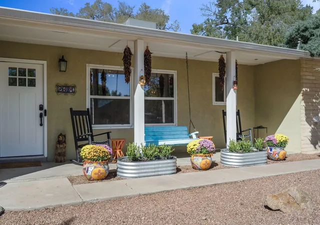 Photo 3 of Single family home for sale at 2631 Matthew Pl NW, Albuquerque, NM 87104 | MLS# 1113272 | Listing updated on 2026-10-30