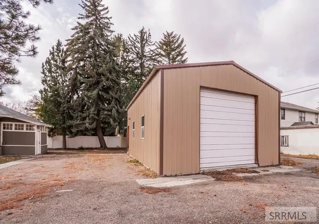 Photo 3 of Single family home for sale at 521 S University Avenue, Blackfoot, ID 83221 | MLS# 2188194 | Listing updated on 2026-08-03