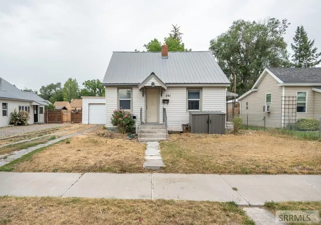 Photo 1 of Single family home for sale at 261 E 15th Street, Idaho Falls, ID 83404 | MLS# 2187823 | Listing updated on 2026-09-08