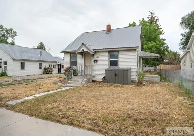 Photo 3 of Single family home for sale at 261 E 15Th Street, Idaho Falls, ID 83404 | MLS# 2187823 | Listing updated on 2026-09-08