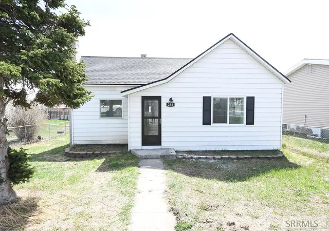 Homes for sale in St Anthony, ID | 238 W Main Street, St Anthony, ID 83445 | MLS# 2186594