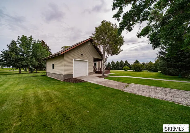 Photo 3 of Single family home for sale at 402 S 1100 W, Pingree, ID 83262 | MLS# 2188672 | Listing updated on 2026-08-20