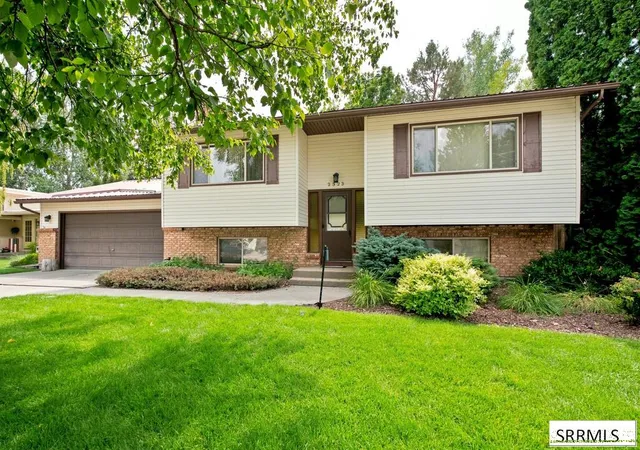 Photo 1 of Sale Pending at 2323 Westcliff Dr, Idaho Falls, ID 83402 | MLS# 2188550 | Listing updated on 2026-09-08