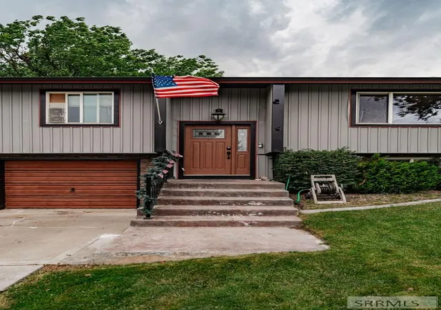 Photo 3 of Single family home for sale at 2848 Disney Dr, Idaho Falls, ID 83404 | MLS# 2188182 | Listing updated on 2026-08-30