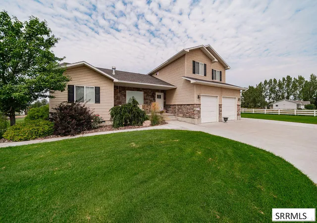 Photo 2 of Sale Pending at 1079 N 2700 W, Rexburg, ID 83440 | MLS# 2188531 | Listing updated on 2026-09-01
