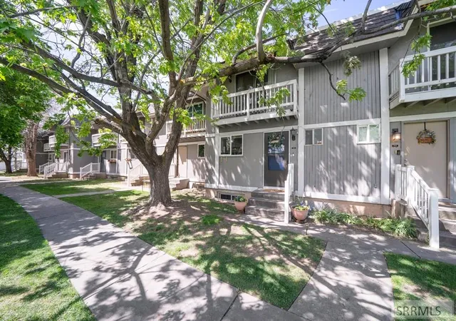 Homes for sale in Ammon, ID | 1460 S Falcon Dr, Ammon, ID 83406 | MLS# 2186265