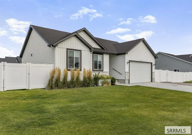 Photo 2 of Single family home for sale at 4310 Ola Vista Avenue, Idaho Falls, ID 83401 | MLS# 2188876 | Listing updated on 2026-08-30