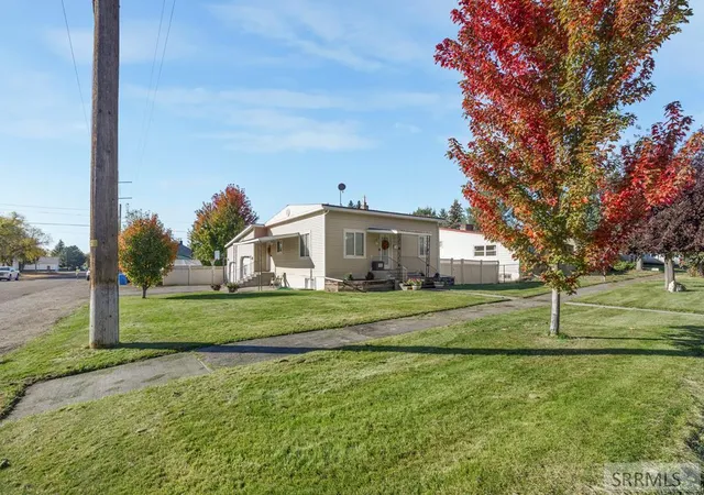 Homes for sale in St Anthony, ID | 406 N 2nd W, St Anthony, ID 83445 | MLS# 2187294