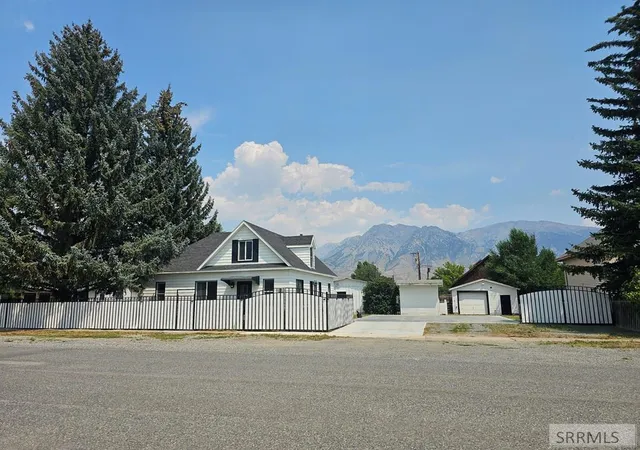 Photo 4 of Single family home for sale at 212 Pine Street, Mackay, ID 83251 | MLS# 2188247 | Listing updated on 2026-09-18