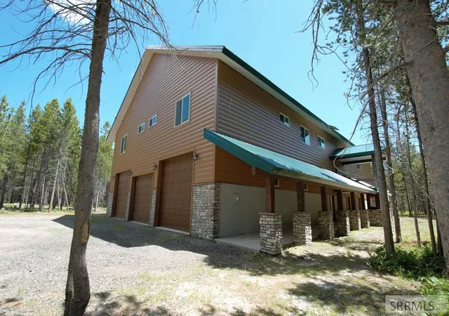 Homes for sale in Island Park, ID | 4460 Brody'S Cove, Island Park, ID 83429 | MLS# 2186471