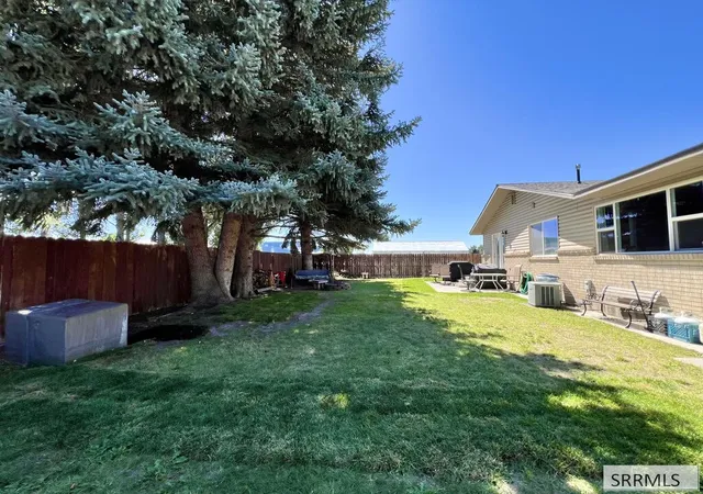Photo 3 of Single family home for sale at 2 Brandon Dr, Sugar City, ID 83448 | MLS# 2188908 | Listing updated on 2026-10-06