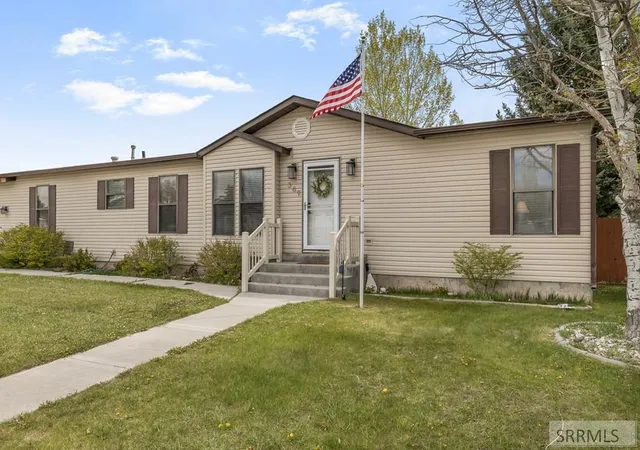 Photo 3 of Single family home for sale at 369 S Adam Lane, Idaho Falls, ID 83401 | MLS# 2185898 | Listing updated on 2026-09-18