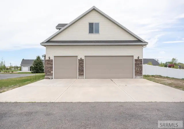 Homes for sale in Idaho Falls, ID | 11 N 3202 E, Idaho Falls, ID 83401 | MLS# 2186232