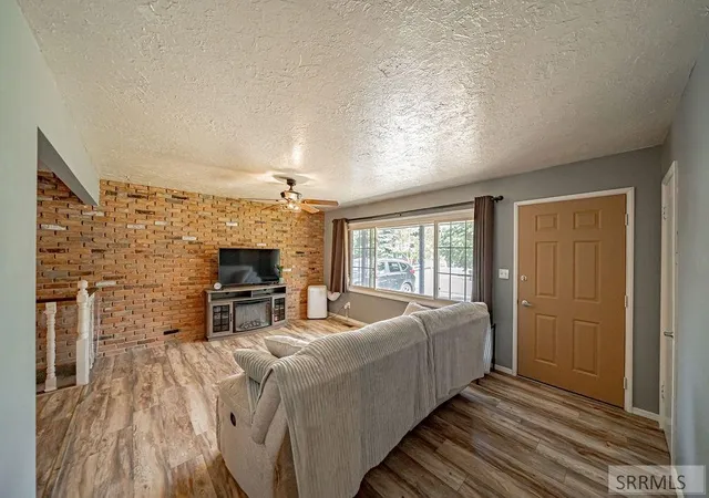Photo 3 of Single family home for sale at 668 Terrace Dr, Idaho Falls, ID 83402 | MLS# 2188273 | Listing updated on 2026-09-01