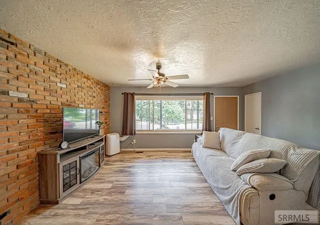 Photo 4 of Single family home for sale at 668 Terrace Dr, Idaho Falls, ID 83402 | MLS# 2188273 | Listing updated on 2026-09-01