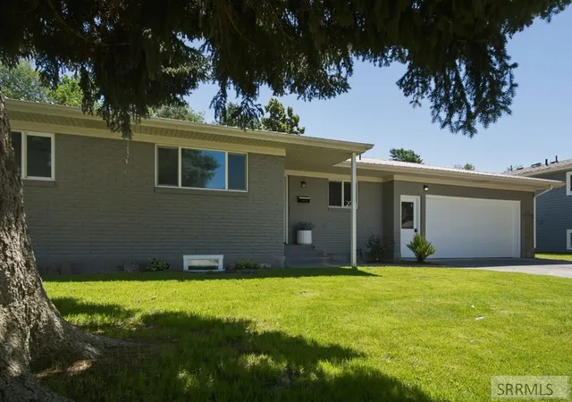 Photo 3 of Single family home for sale at 2041 Monticello Dr, Idaho Falls, ID 83404 | MLS# 2187651 | Listing updated on 2026-09-20