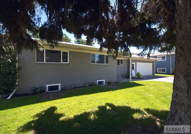 Photo 4 of Single family home for sale at 2041 Monticello Dr, Idaho Falls, ID 83404 | MLS# 2187651 | Listing updated on 2026-09-20