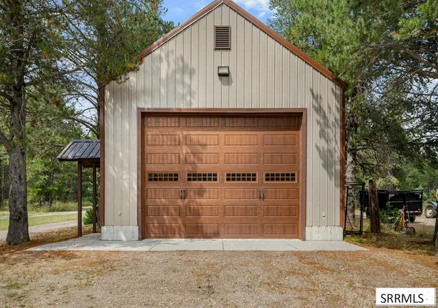 Photo 3 of Single family home for sale at 3708 Snake River Road, Island Park, ID 83429 | MLS# 2188578 | Listing updated on 2026-08-16