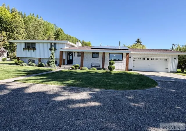 Photo 3 of Single family home for sale at 2680 33 N, Idaho Falls, ID 83402 | MLS# 2186871 | Listing updated on 2026-08-28