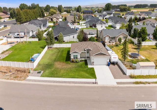 Photo 2 of Single family home for sale at 431 S Idaho Ave, Sugar City, ID 83448 | MLS# 2188906 | Listing updated on 2026-09-15